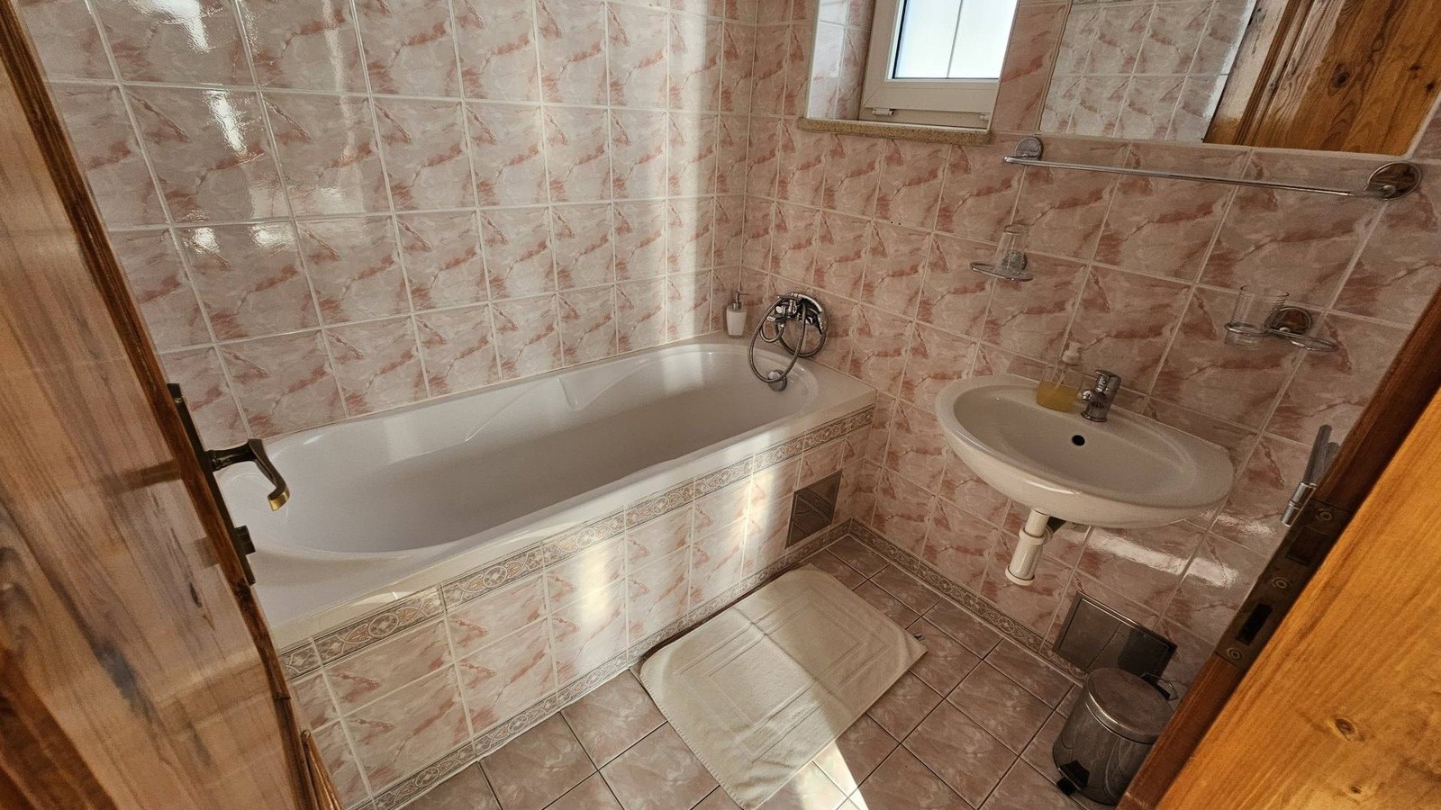 Penzión Magnólia Trenčín – Apartment – Badezimmer