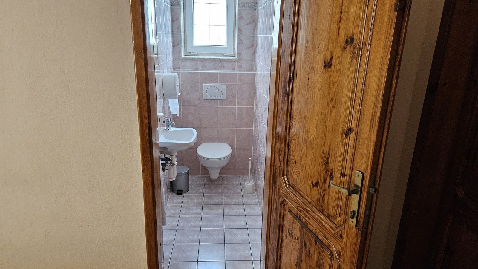 Penzión Magnólia Trenčín – Apartment – separates WC