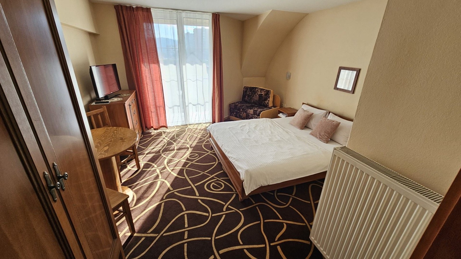 Penzión Magnólia Trenčín – klimatisiertes Doppelzimmer – Bett